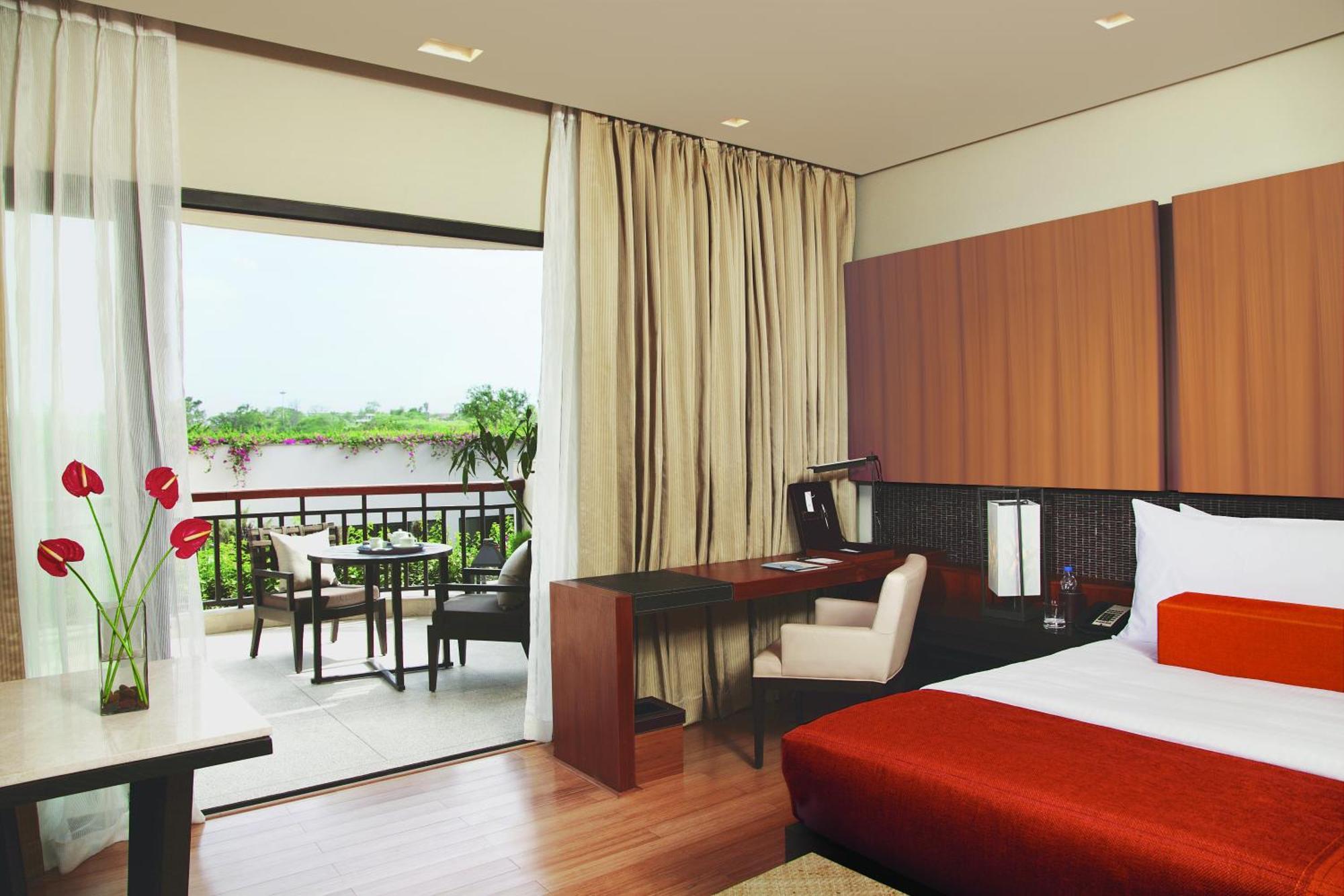 Taj Surajkund Resort & Spa, Delhi Ncr Faridabad Habitación foto A room at the hotel